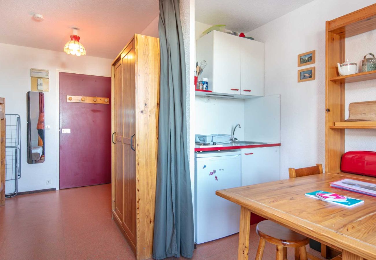 Studio in Chamrousse - Nice studio apartment in the mountains - sleeps 4 - balcony