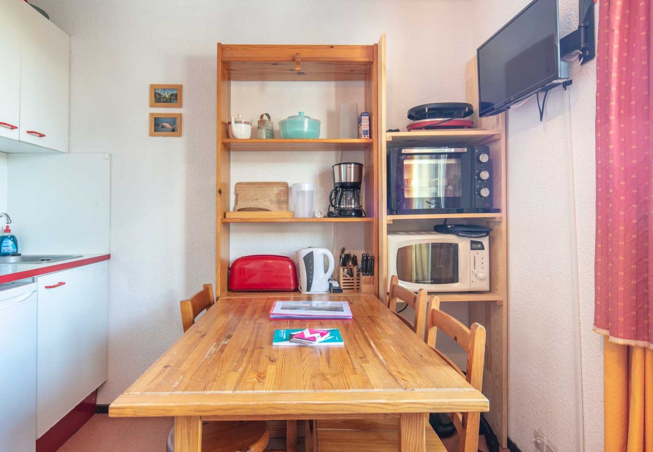 Studio in Chamrousse - Nice studio apartment in the mountains - sleeps 4 - balcony