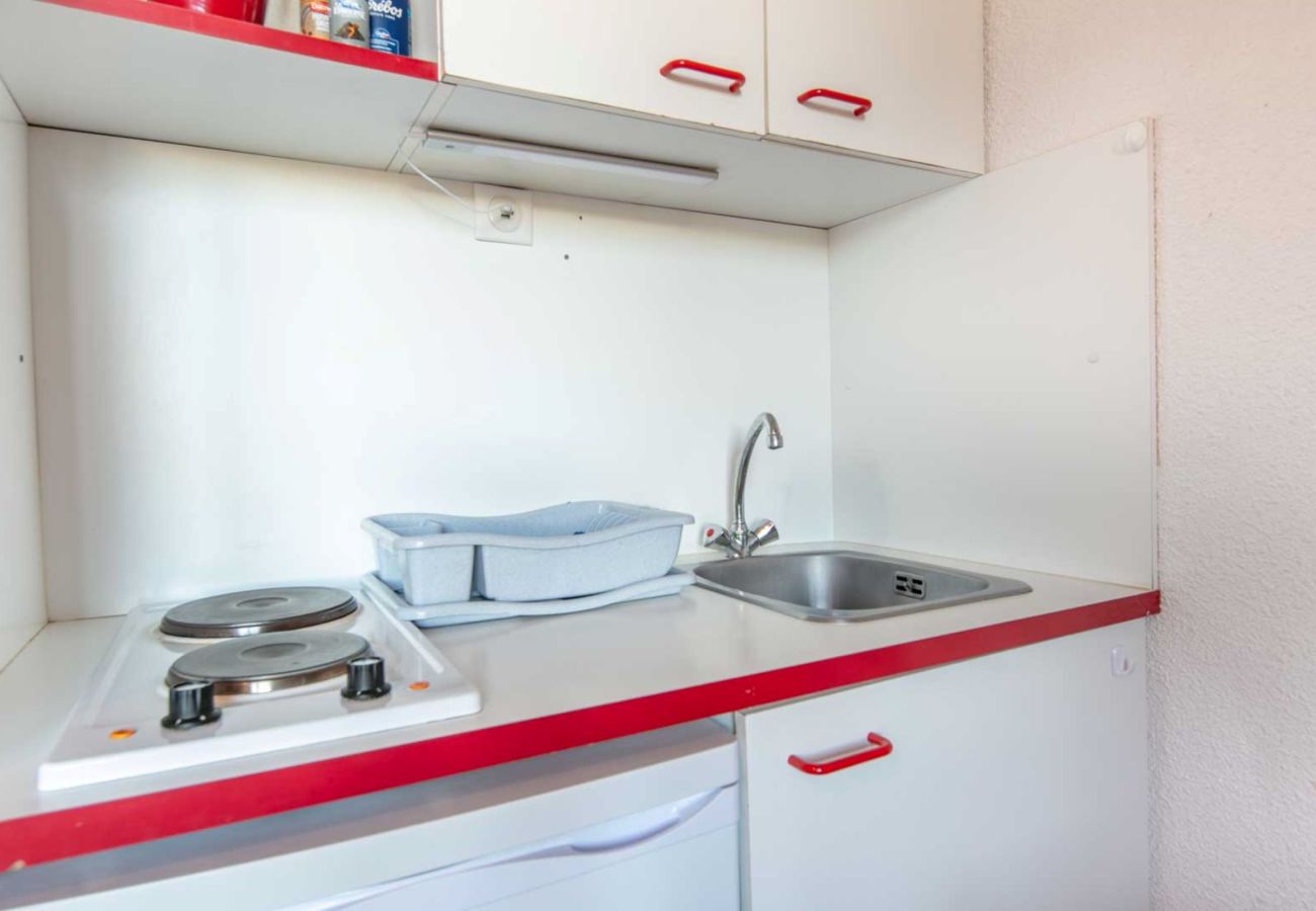 Studio in Chamrousse - Nice studio apartment in the mountains - sleeps 4 - balcony