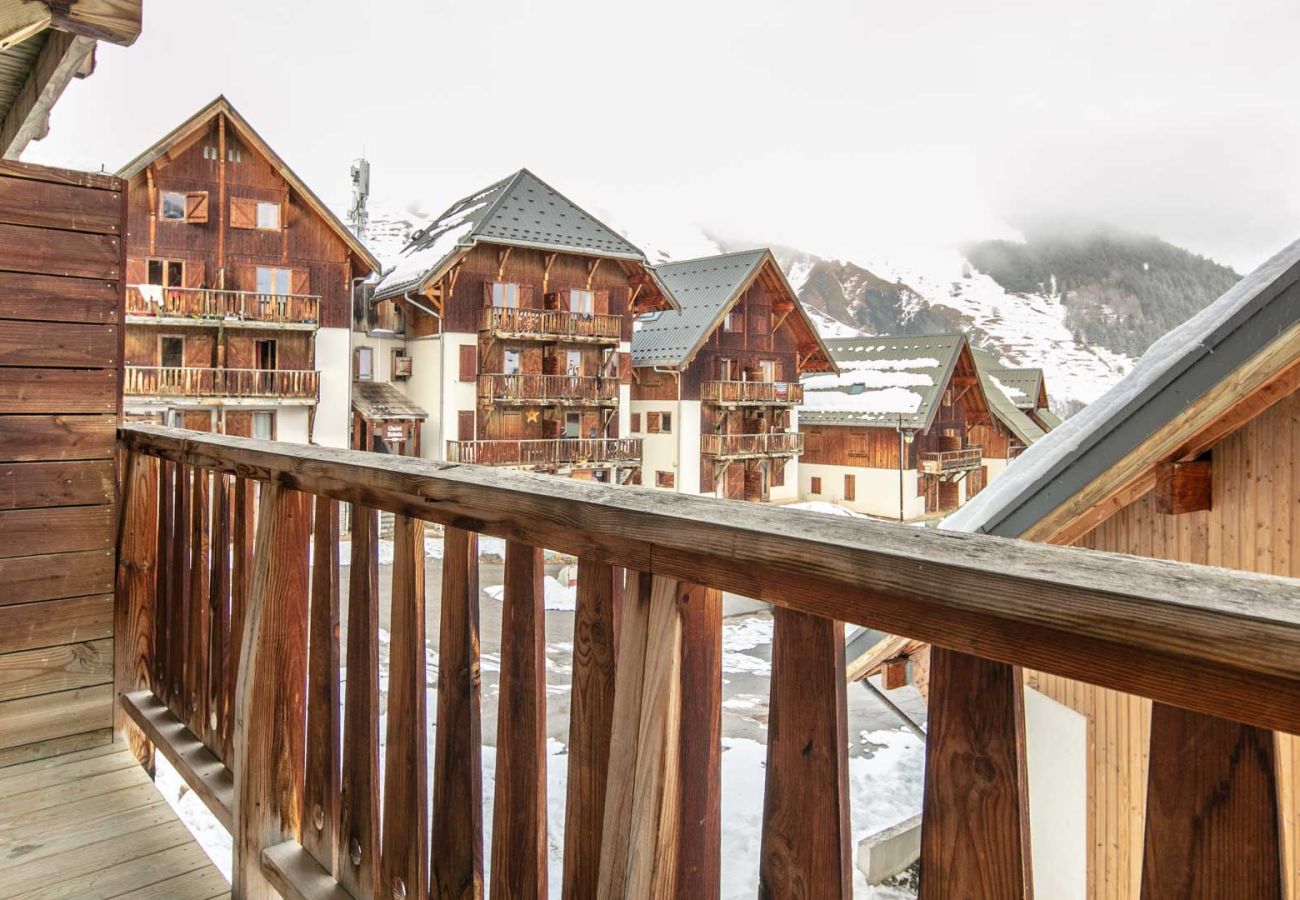Apartment in Saint-Sorlin-d´Arves - Bright Apartment for 6 - Balcony - Parking - Swimming Pool