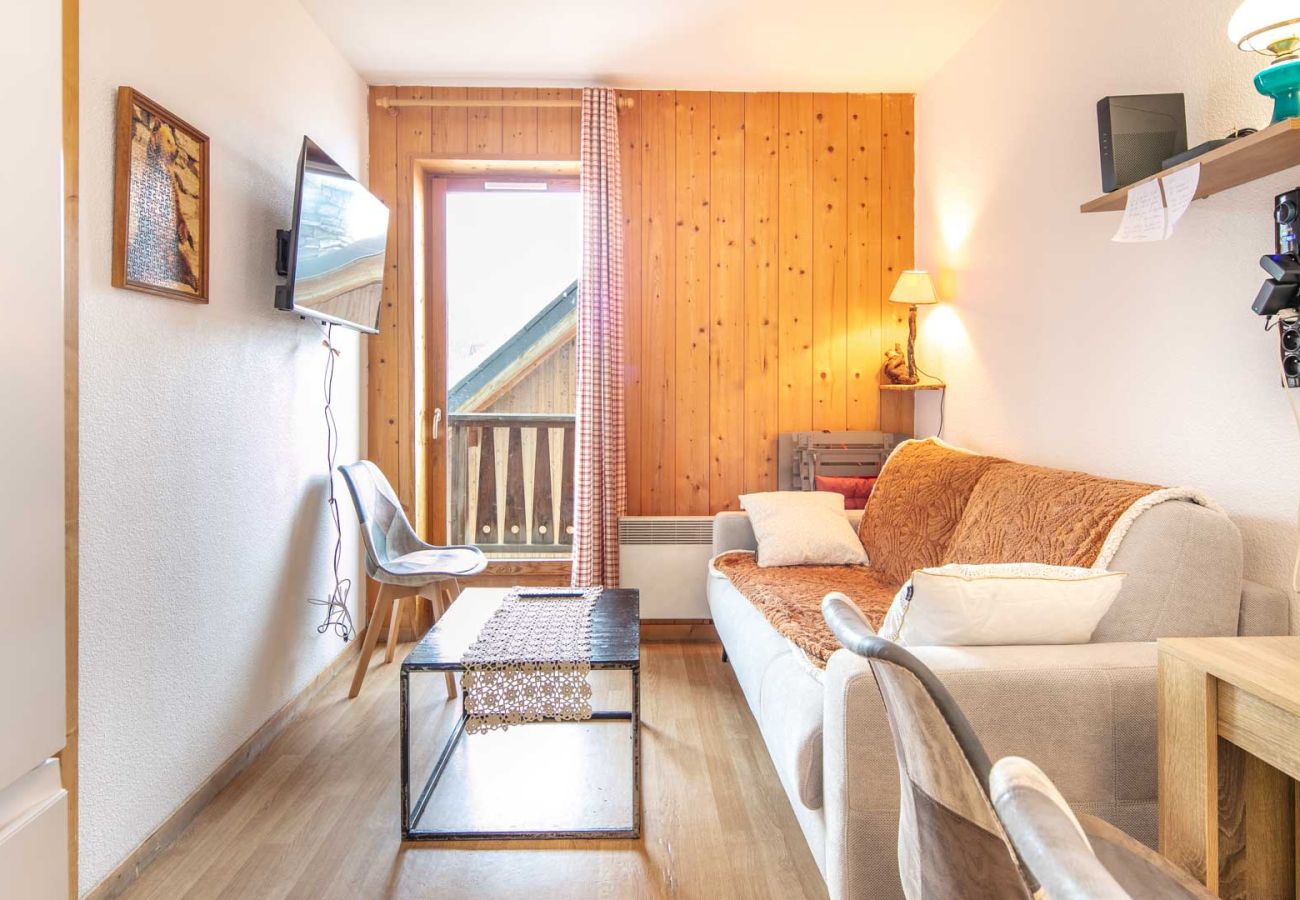 Apartment in Saint-Sorlin-d´Arves - Bright Apartment for 6 - Balcony - Parking - Swimming Pool