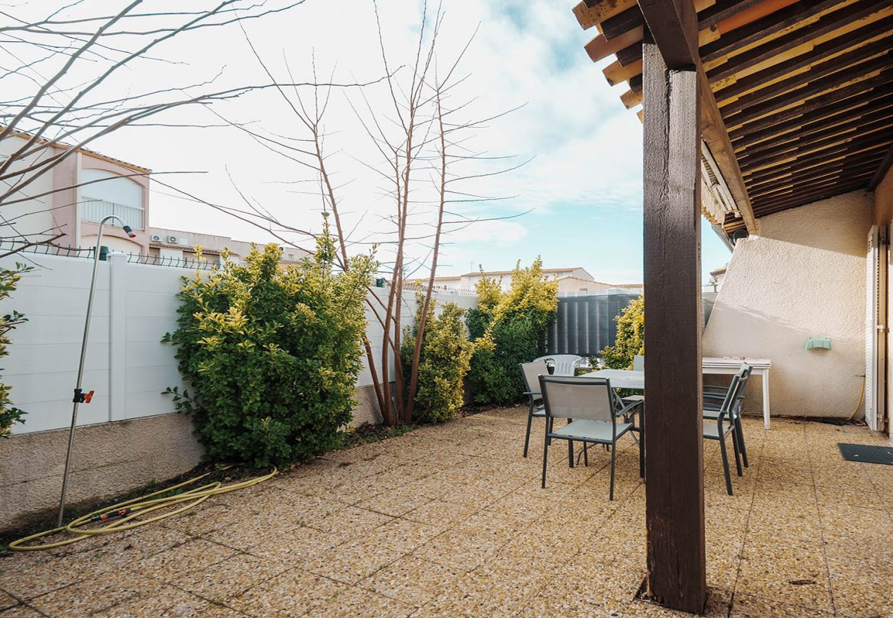 Apartment in Agde - Nice apartment with terrace, close to the sea, sleeps 6