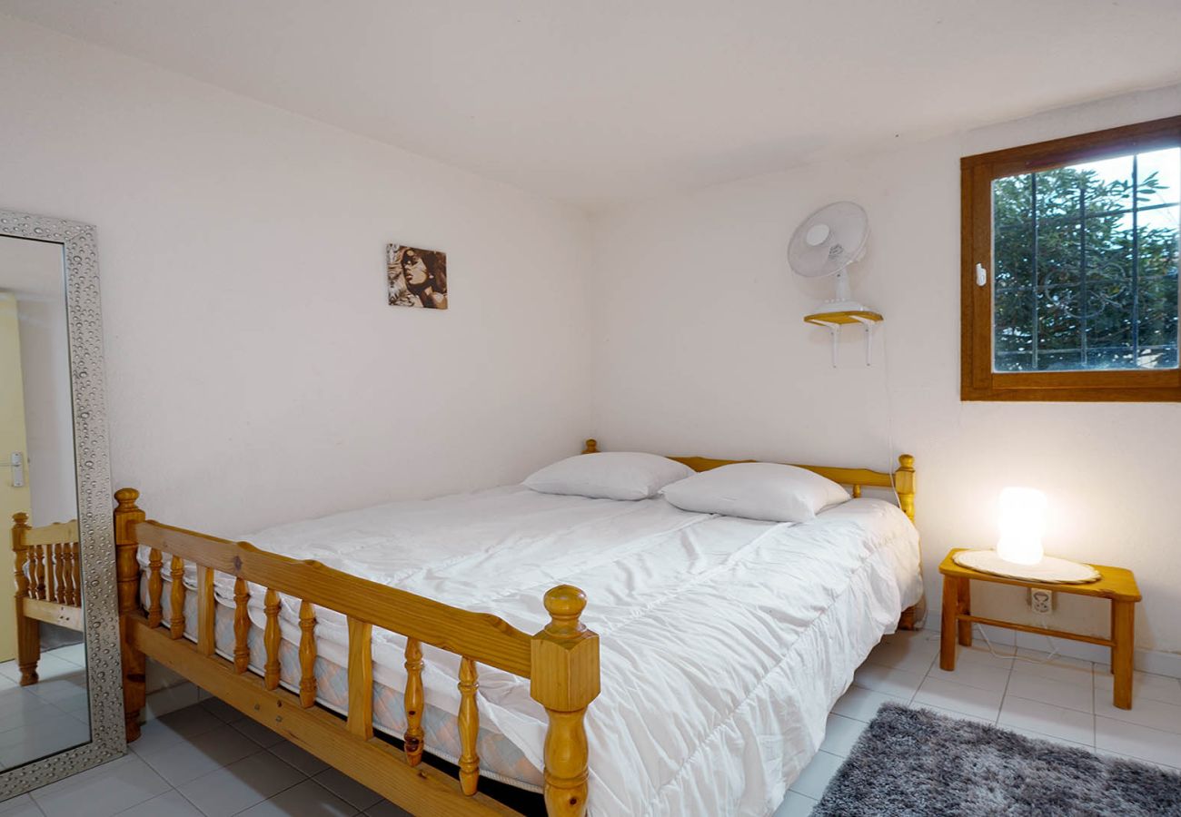 Apartment in Agde - Nice apartment with terrace, close to the sea, sleeps 6