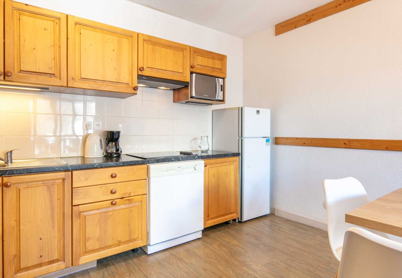 Apartment in Saint-Sorlin-d´Arves - Large Family Apartment - Mountain View - Sleeps 7/8