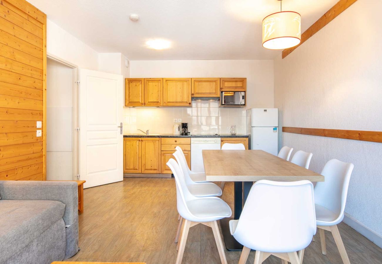 Apartment in Saint-Sorlin-d´Arves - Large Family Apartment - Mountain View - Sleeps 7/8