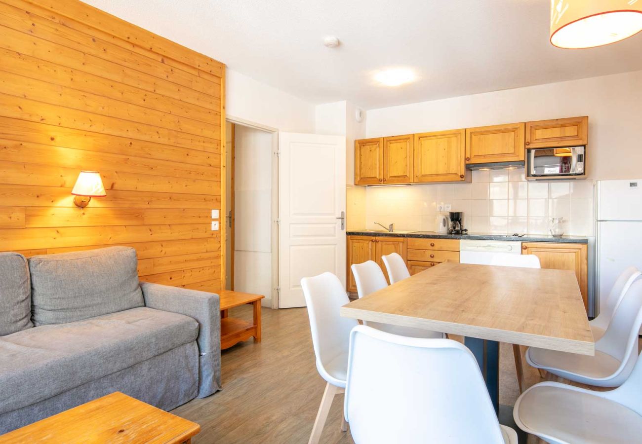 Apartment in Saint-Sorlin-d´Arves - Large Family Apartment - Mountain View - Sleeps 7/8