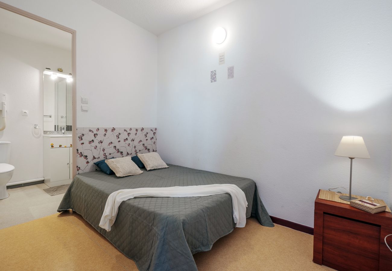 Studio in Agde - Charming Studio - Sleeps 3 