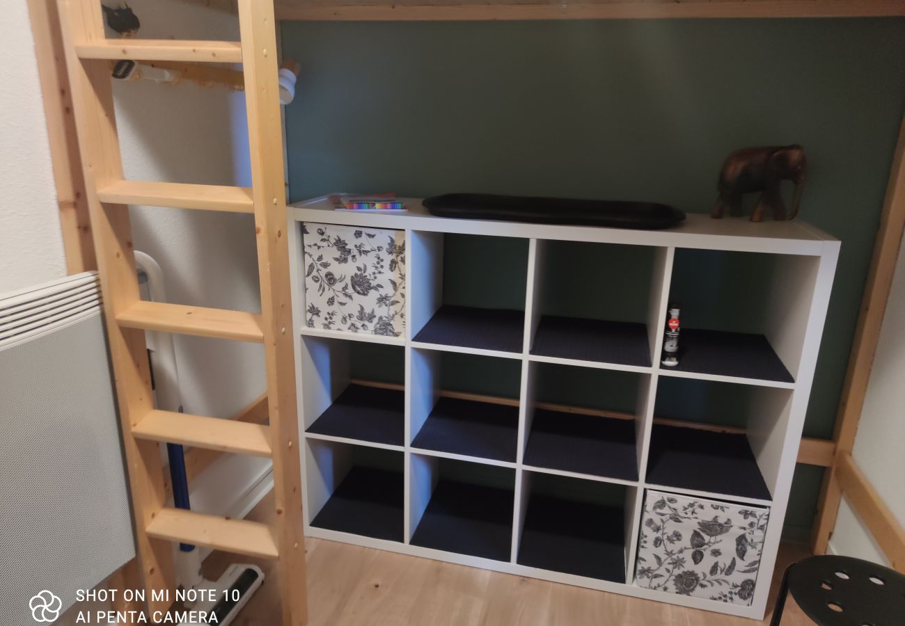 Studio in Chamrousse - Nice studio apartment in the mountains - sleeps 5 - balcony
