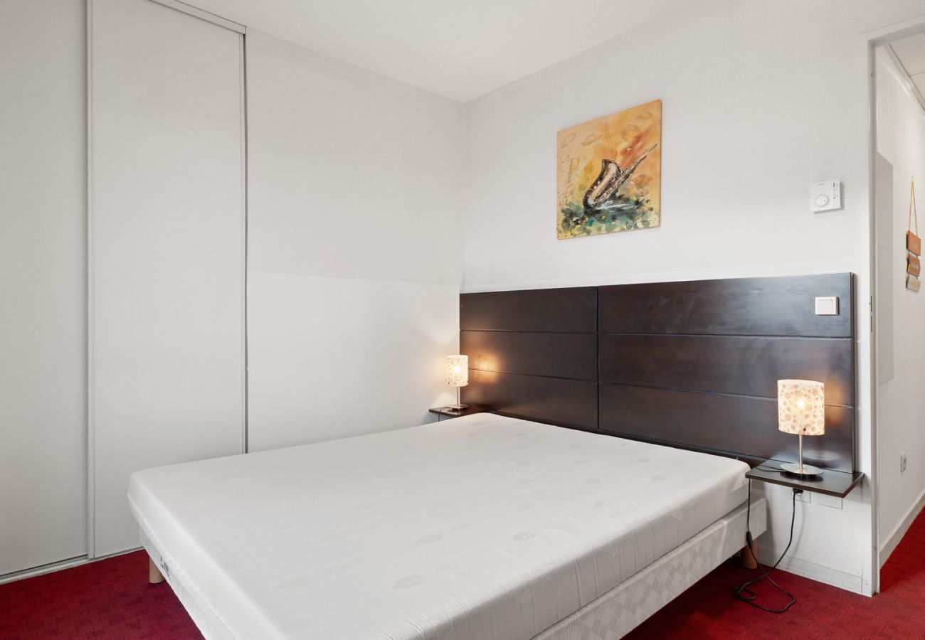 Apartment in Grasse - Apartment with a pool and balcony in Grasse