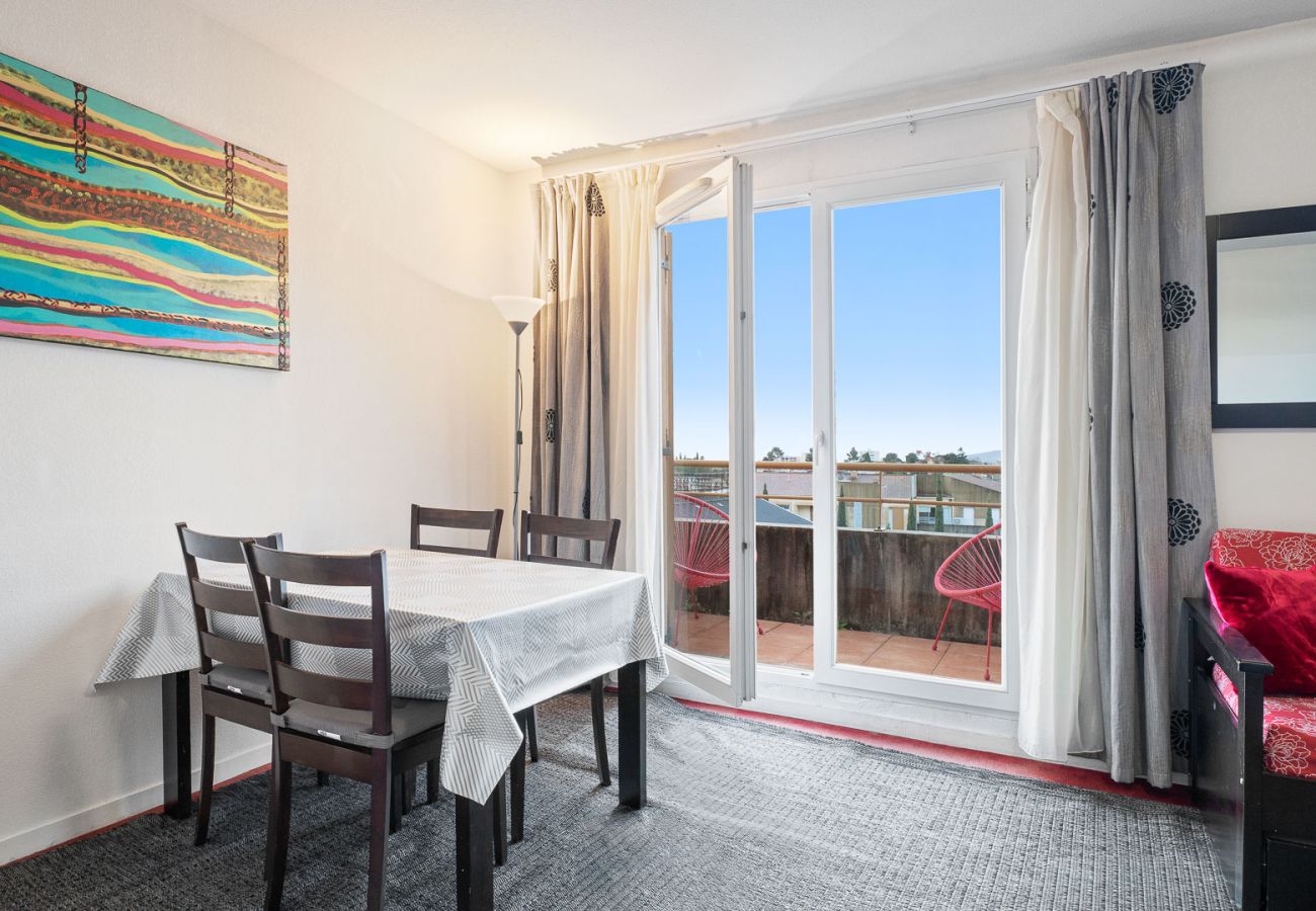 Apartment in Grasse - Apartment with a pool and balcony in Grasse