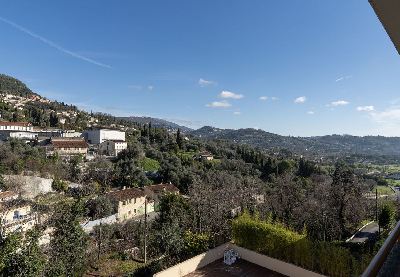 Studio in Grasse - Charming Studio - Sleeps 2 - Mountain View