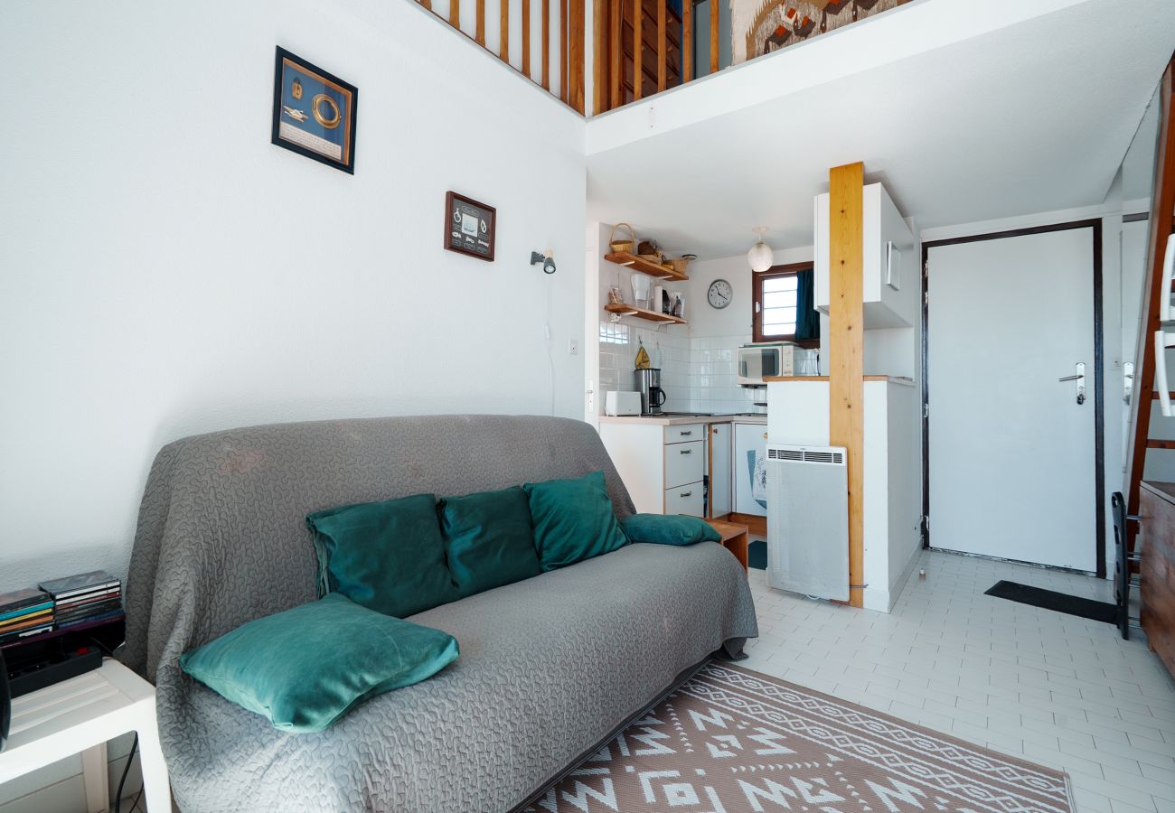 Apartment in Agde - Charming apartment with a loft, sleeps 4, ocean view