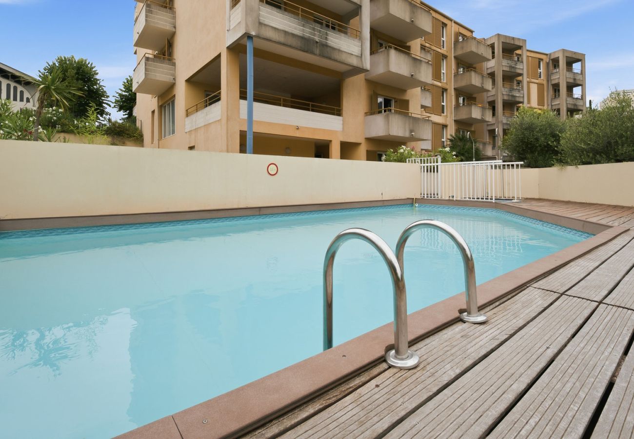 Apartment in Grasse - Nice apartment with a garden, sleeps 4