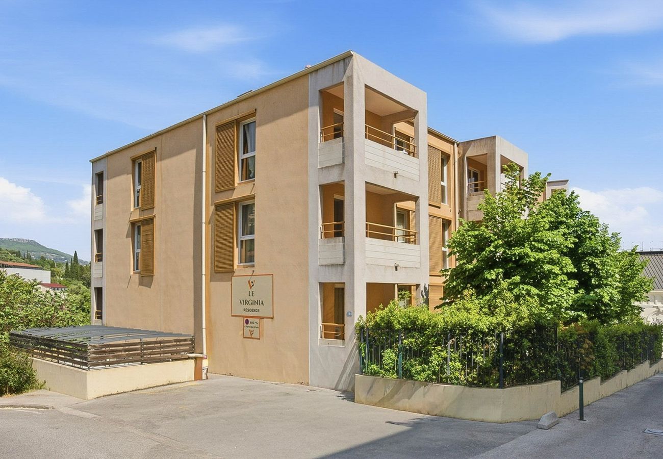 Apartment in Grasse - Nice apartment with a garden, sleeps 4