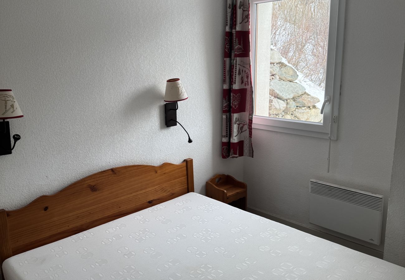 Apartment in Saint-Sorlin-d´Arves - Apartment for 6 people, balcony with a view of the mountains 