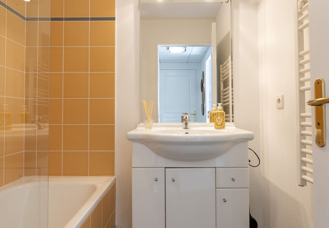 Studio in Grasse - Air-conditioned studio for 2 people, near the shops