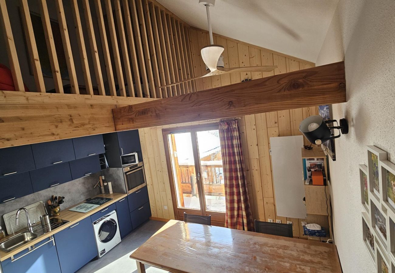 Apartment in Saint-Sorlin-d´Arves - Charming apartment for 8 people, with a balcony and mountain views