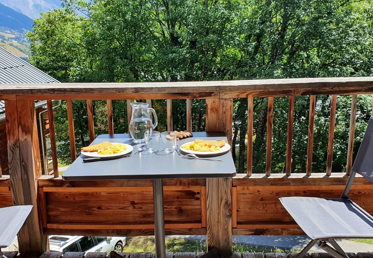 Apartment in Saint-Sorlin-d´Arves - Charming apartment for 8 people, with a balcony and mountain views