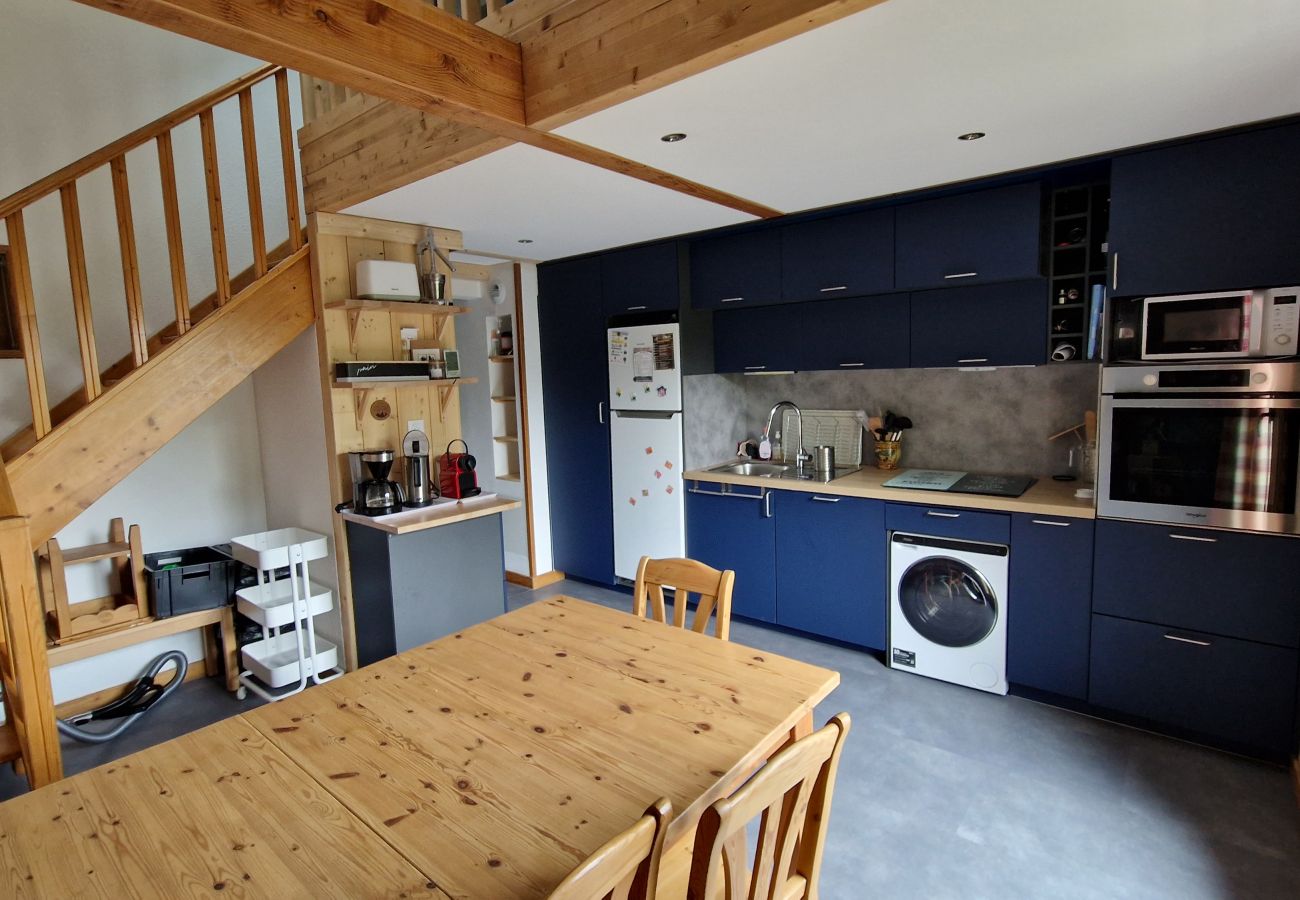 Apartment in Saint-Sorlin-d´Arves - Charming apartment for 8 people, with a balcony and mountain views