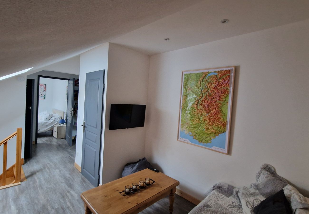 Apartment in Saint-Sorlin-d´Arves - Charming apartment for 8 people, with a balcony and mountain views