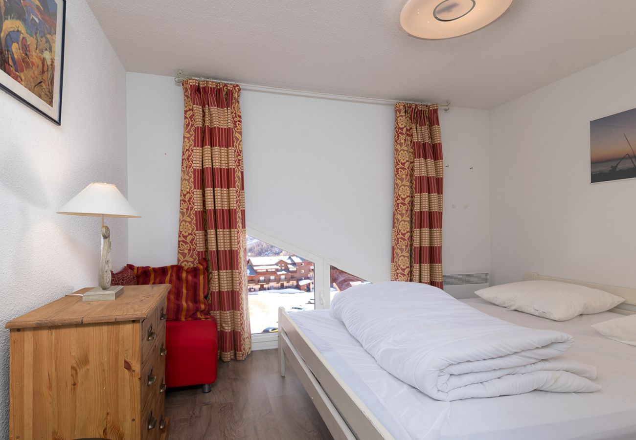 Apartment in Allos - Spacious Family Duplex Apartment - Right on the slopes - Sleeps 9