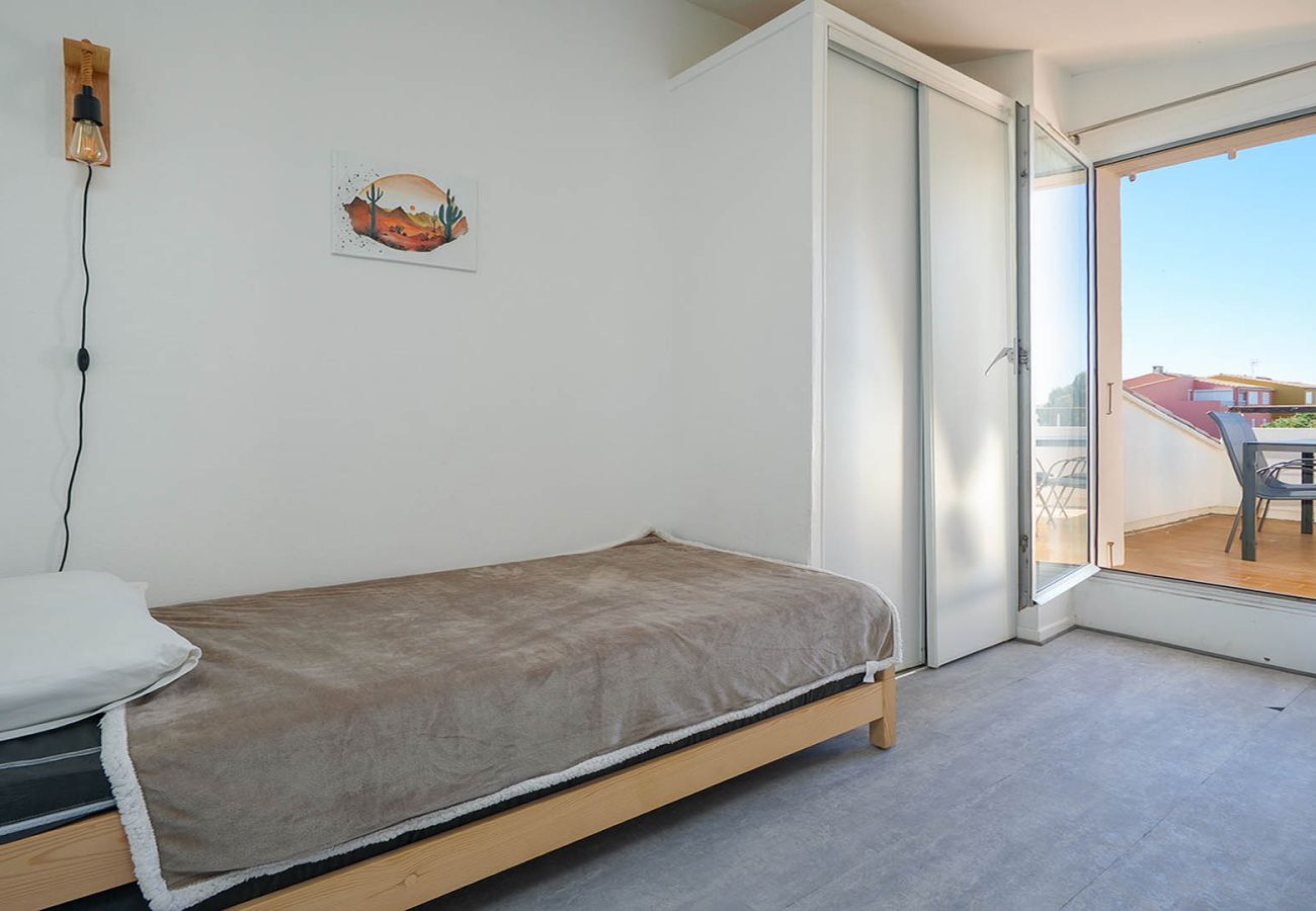 Apartment in Agde - Beautiful apartment for 4 people, with a view of the sea and private parking