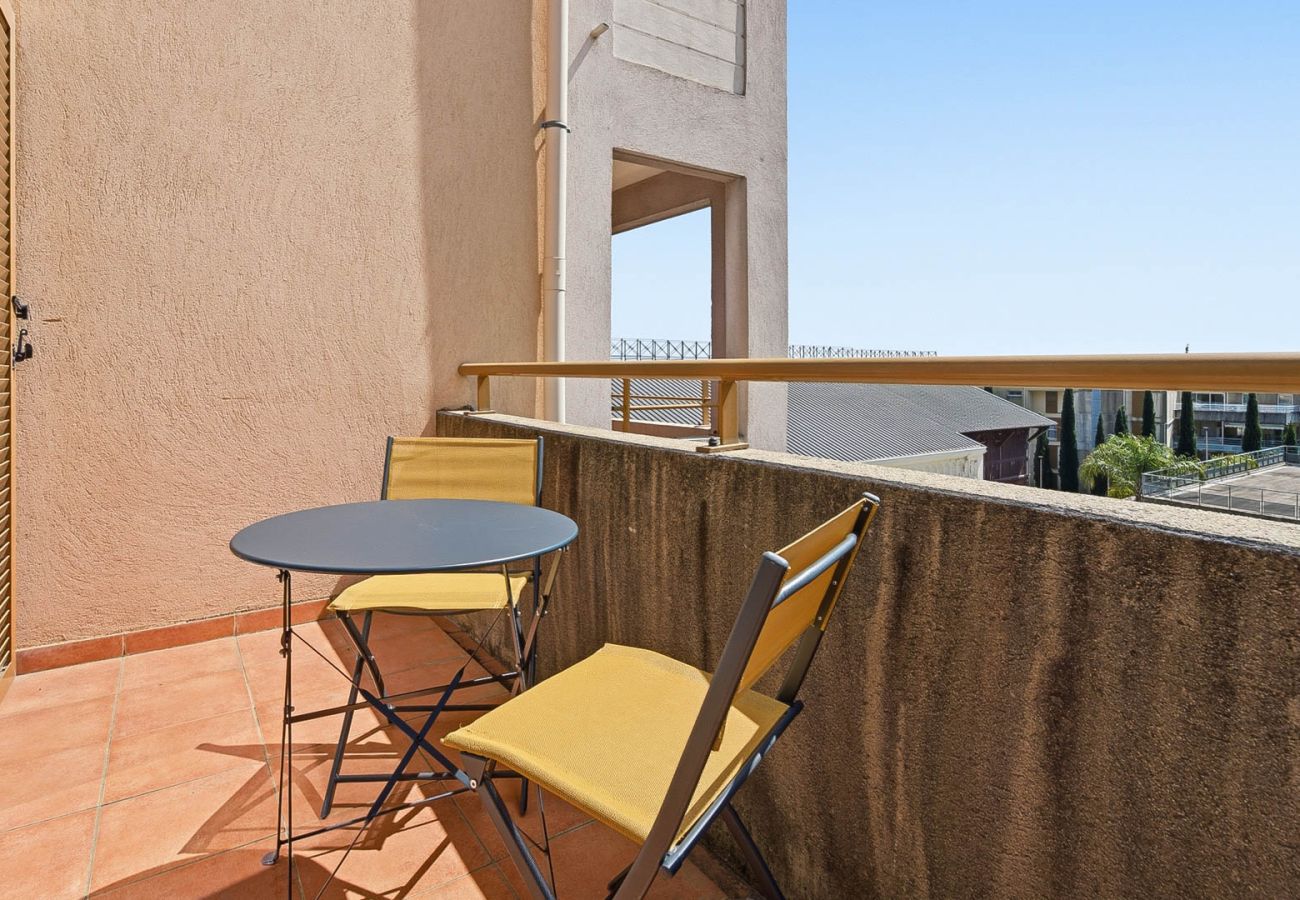 Apartment in Grasse - Renovated flat, swimming pool & balcony