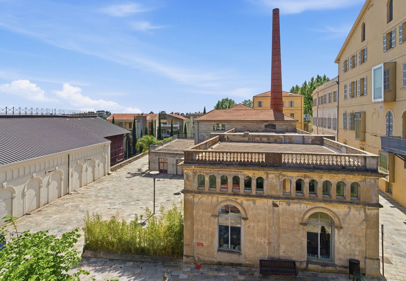Apartment in Grasse - Renovated flat, swimming pool & balcony