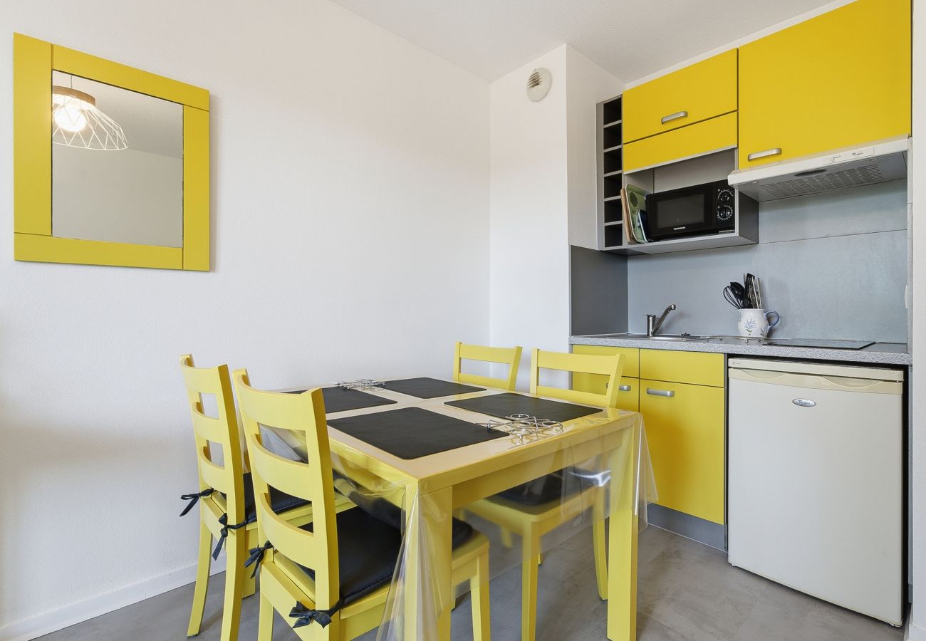 Apartment in Grasse - Bright flat for 4 people, right next to the shops