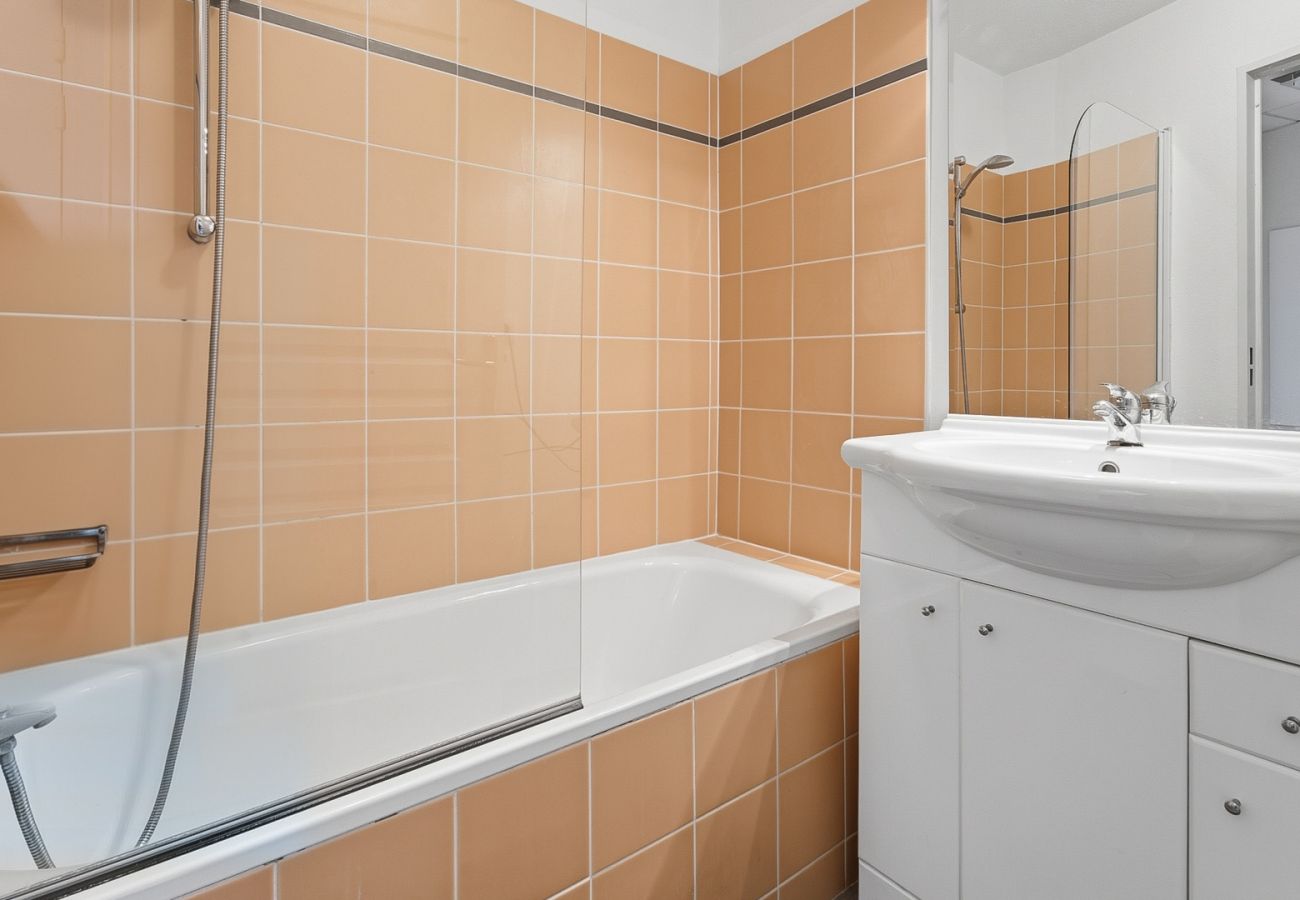 Studio in Grasse - Charming Studio - Sleeps 2 - Very Bright