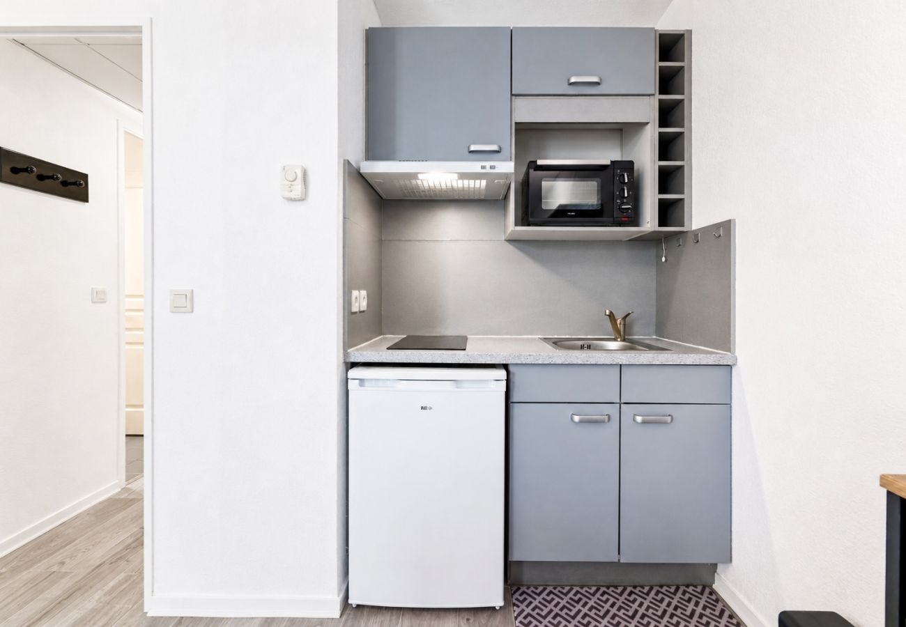 Studio in Grasse - Charming Studio - Sleeps 2 - Bright
