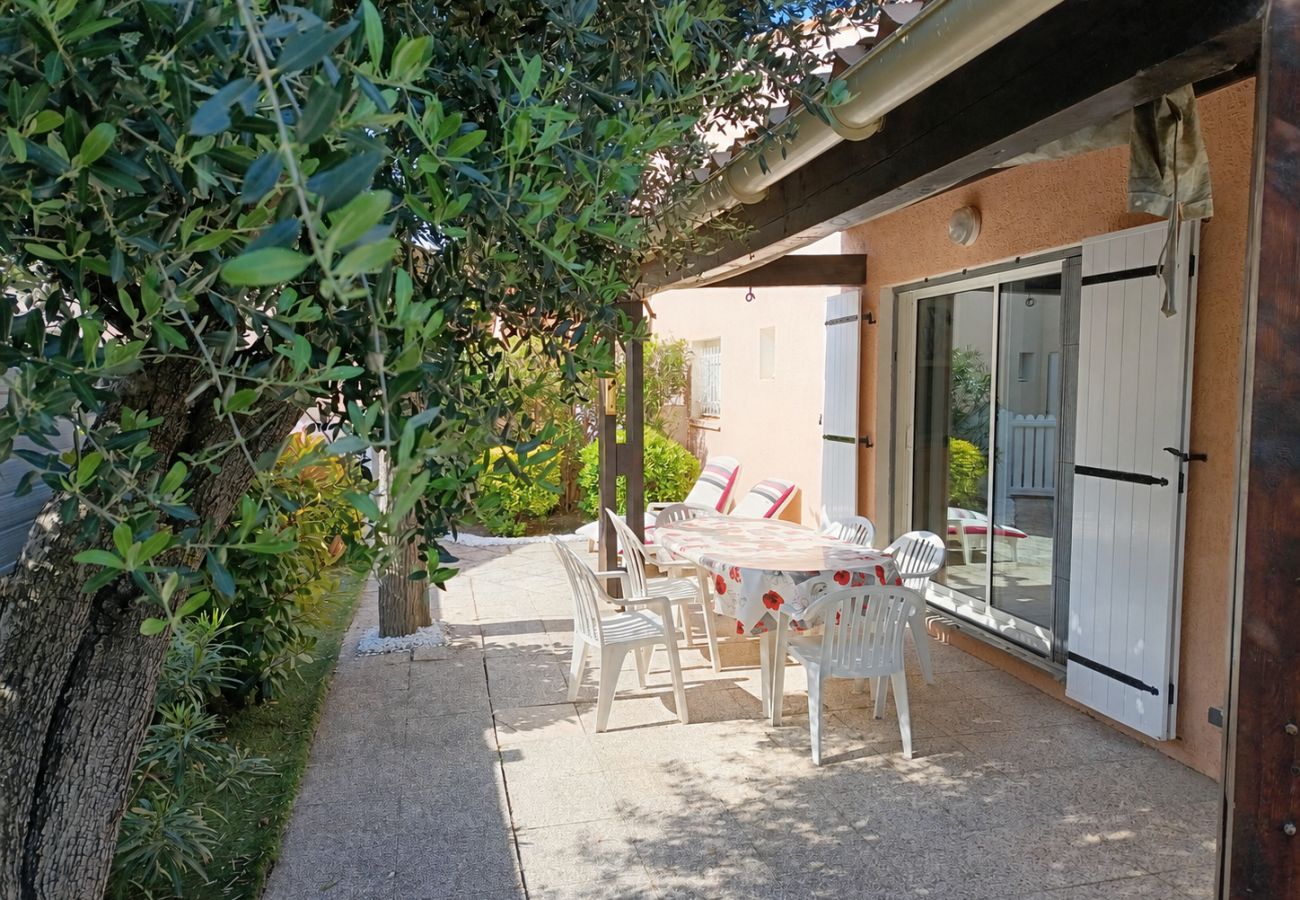 Apartment in Agde - Lovely flat for 5 people with garden and terrace