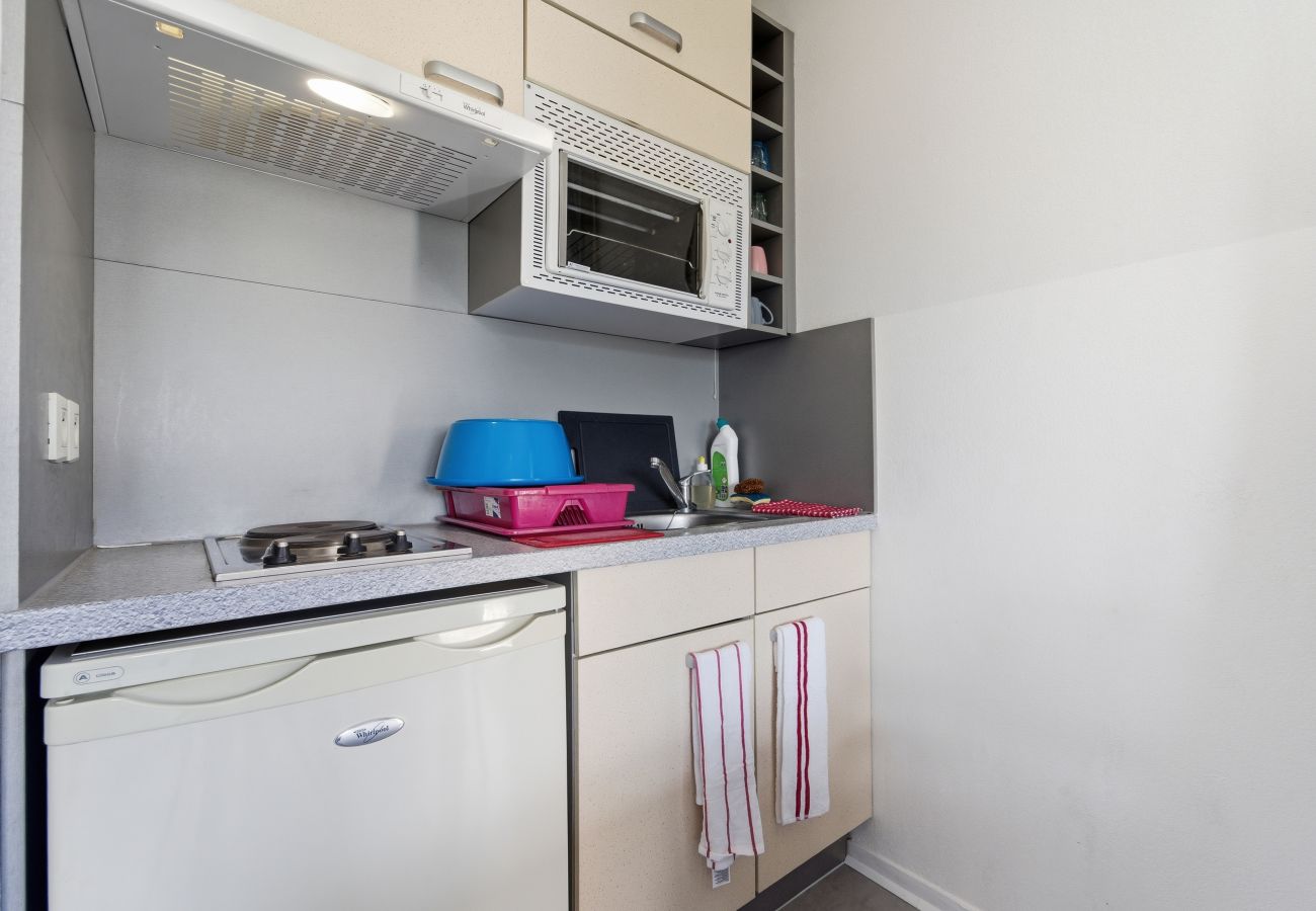 Apartment in Grasse - Flat with a swimming pool and a balcony with mountain views