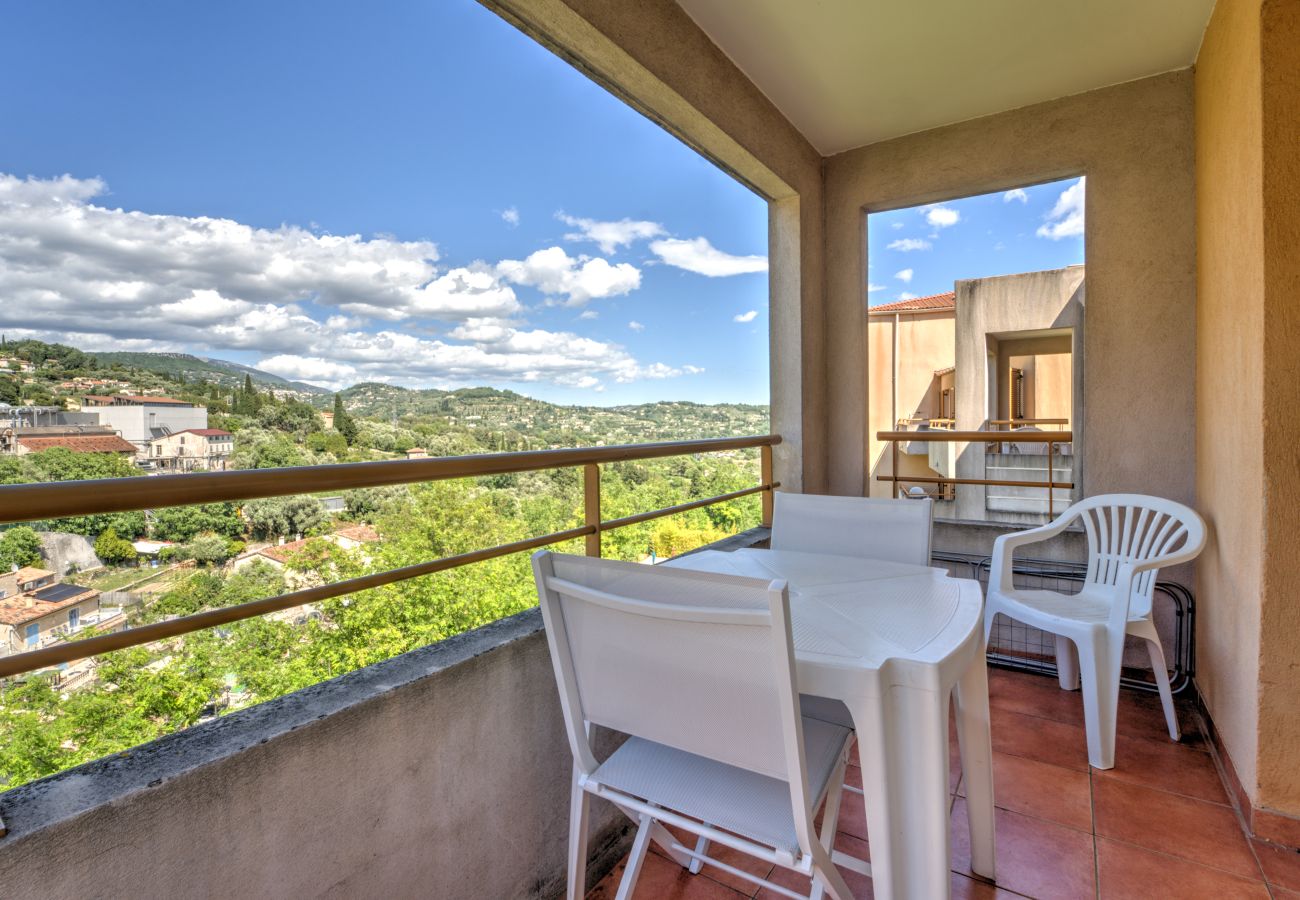 Apartment in Grasse - Flat with a swimming pool and a balcony with mountain views