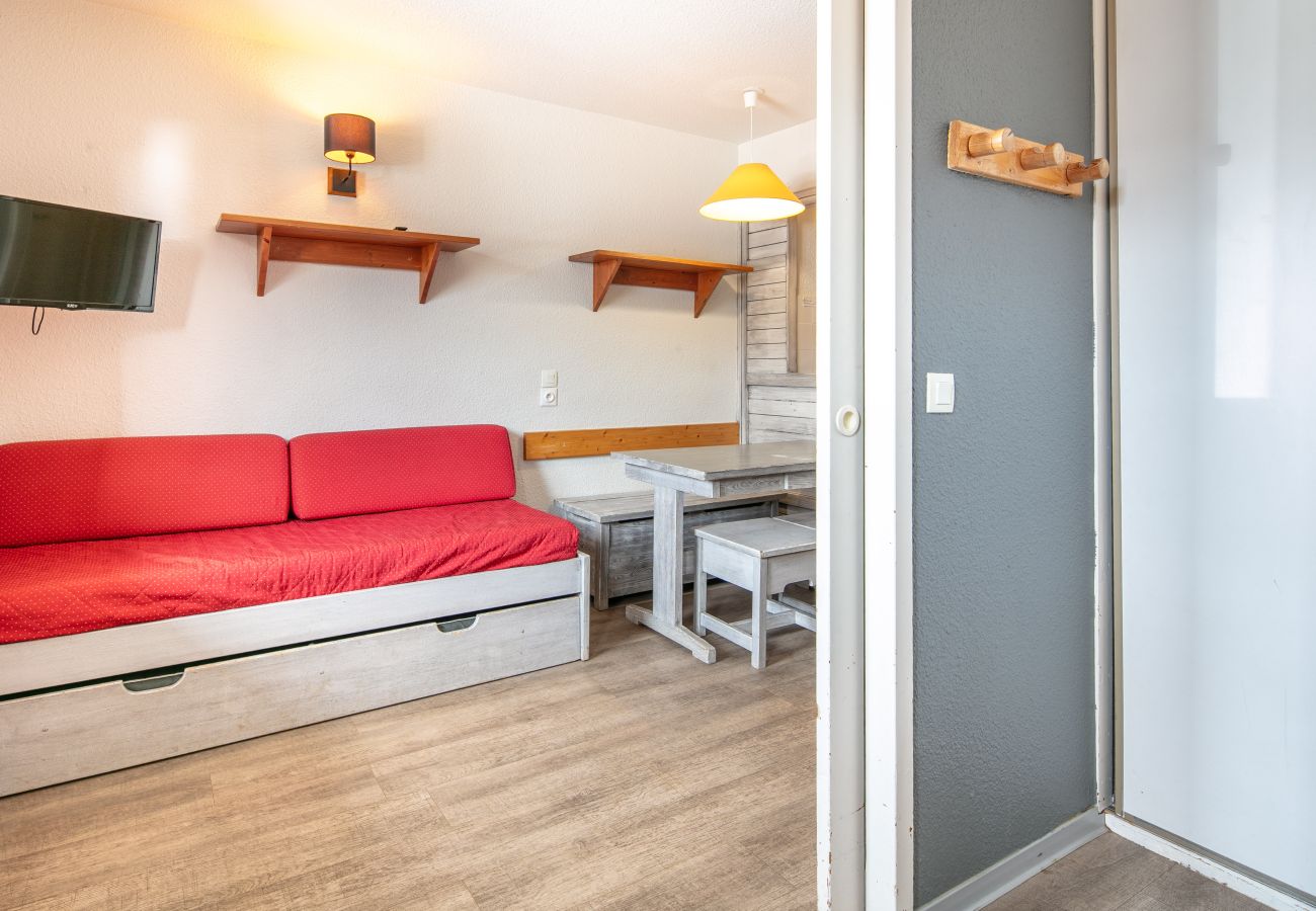 Studio in Tignes - Studio with wheelchair access, sleeps 4, balcony with a view of the ski slopes