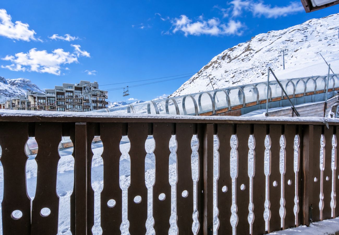 Studio in Tignes - Studio with wheelchair access, sleeps 4, balcony with a view of the ski slopes