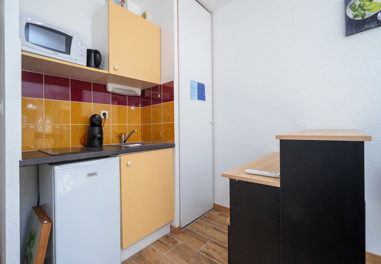 Studio in Agde - Beautiful, renovated studio apart for 2 near the sea