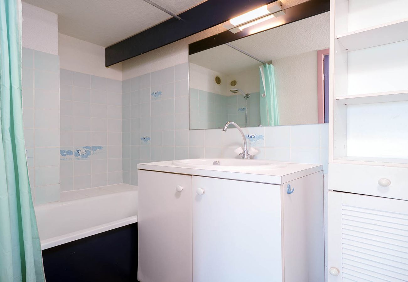 Apartment in Agde - Bright apartment for 4 people near Aqualand