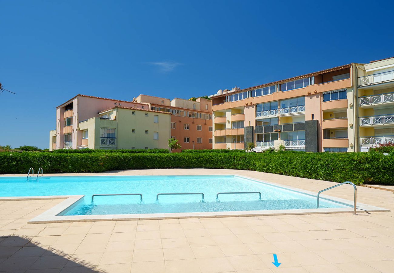 Apartment in Agde - Lovely 4person apartment with sea views and a swimming pool