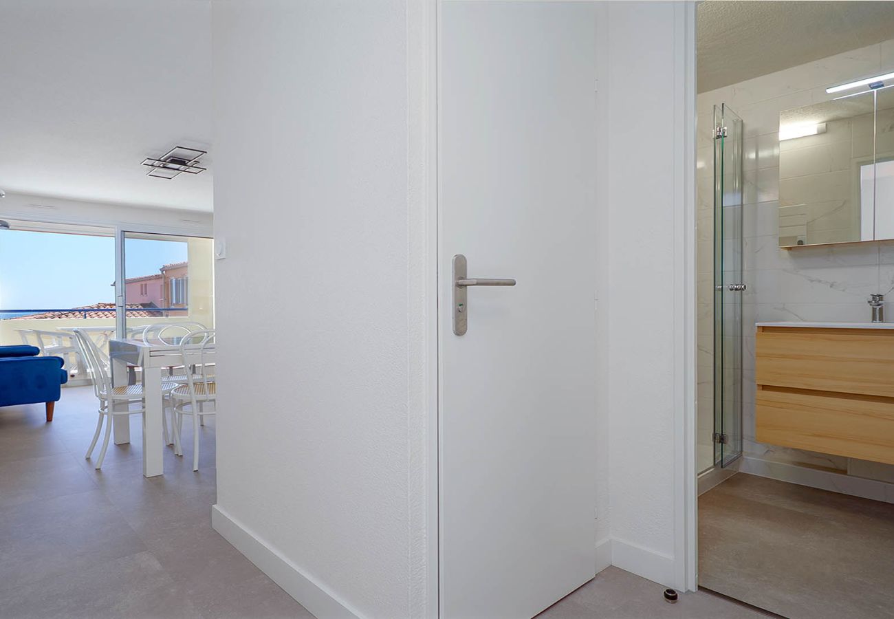 Apartment in Agde - Lovely 4person apartment with sea views and a swimming pool