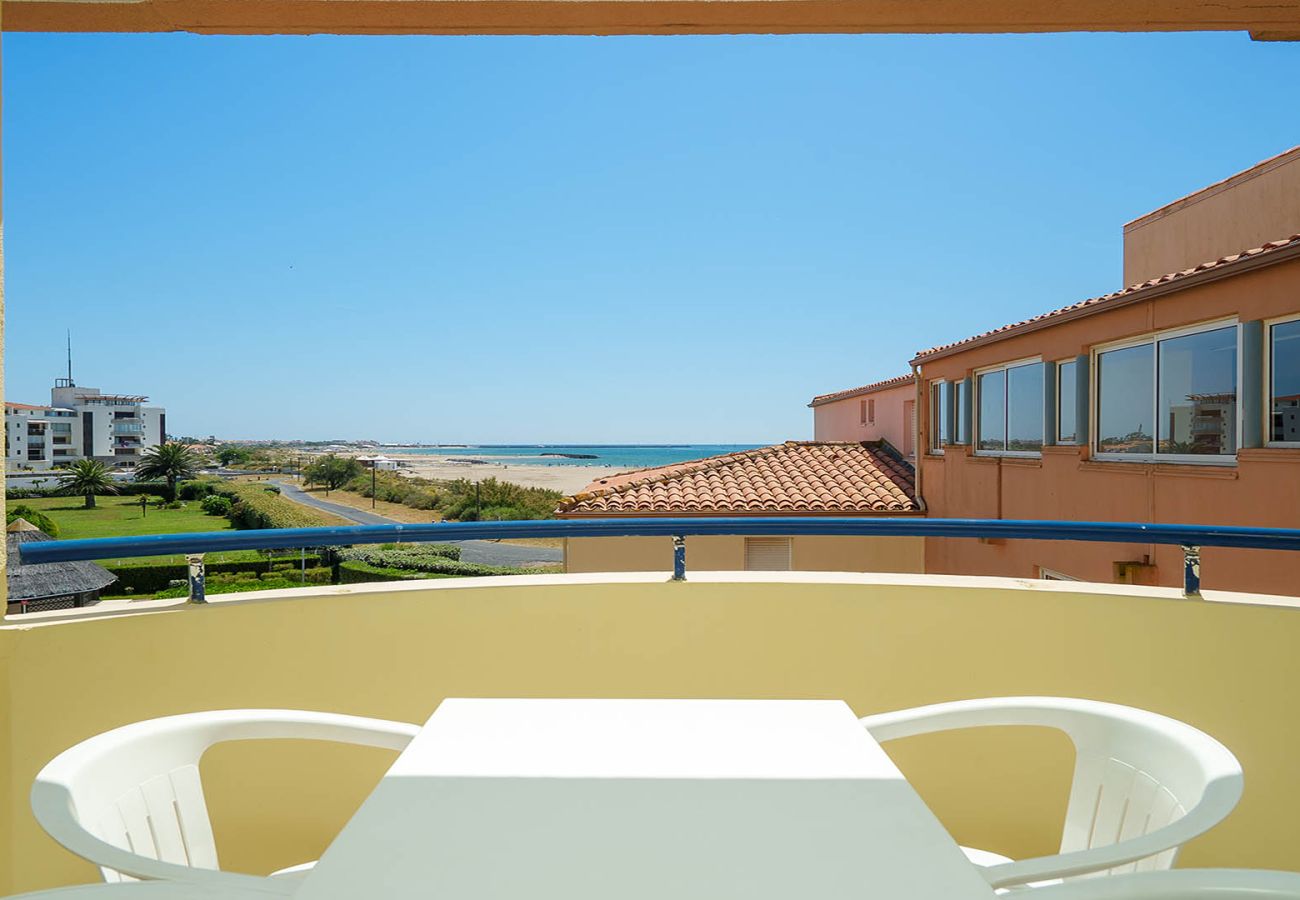Apartment in Agde - Lovely 4person apartment with sea views and a swimming pool