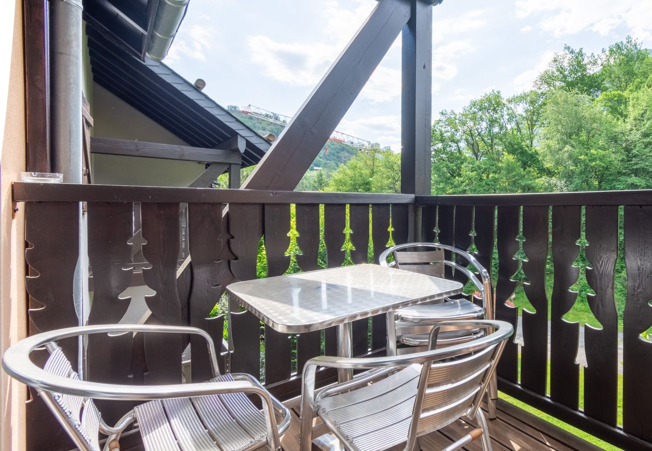Apartment in Ax-les-Thermes - Apartment cabin with mountain views - sleeps 6