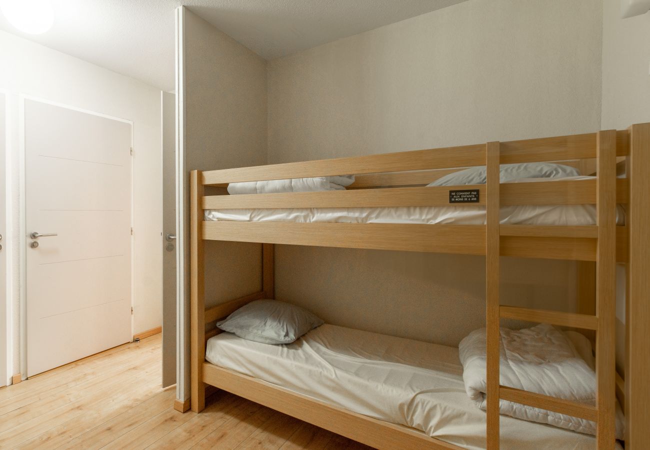 Apartment in Ax-les-Thermes - Apartment cabin with mountain views - sleeps 6