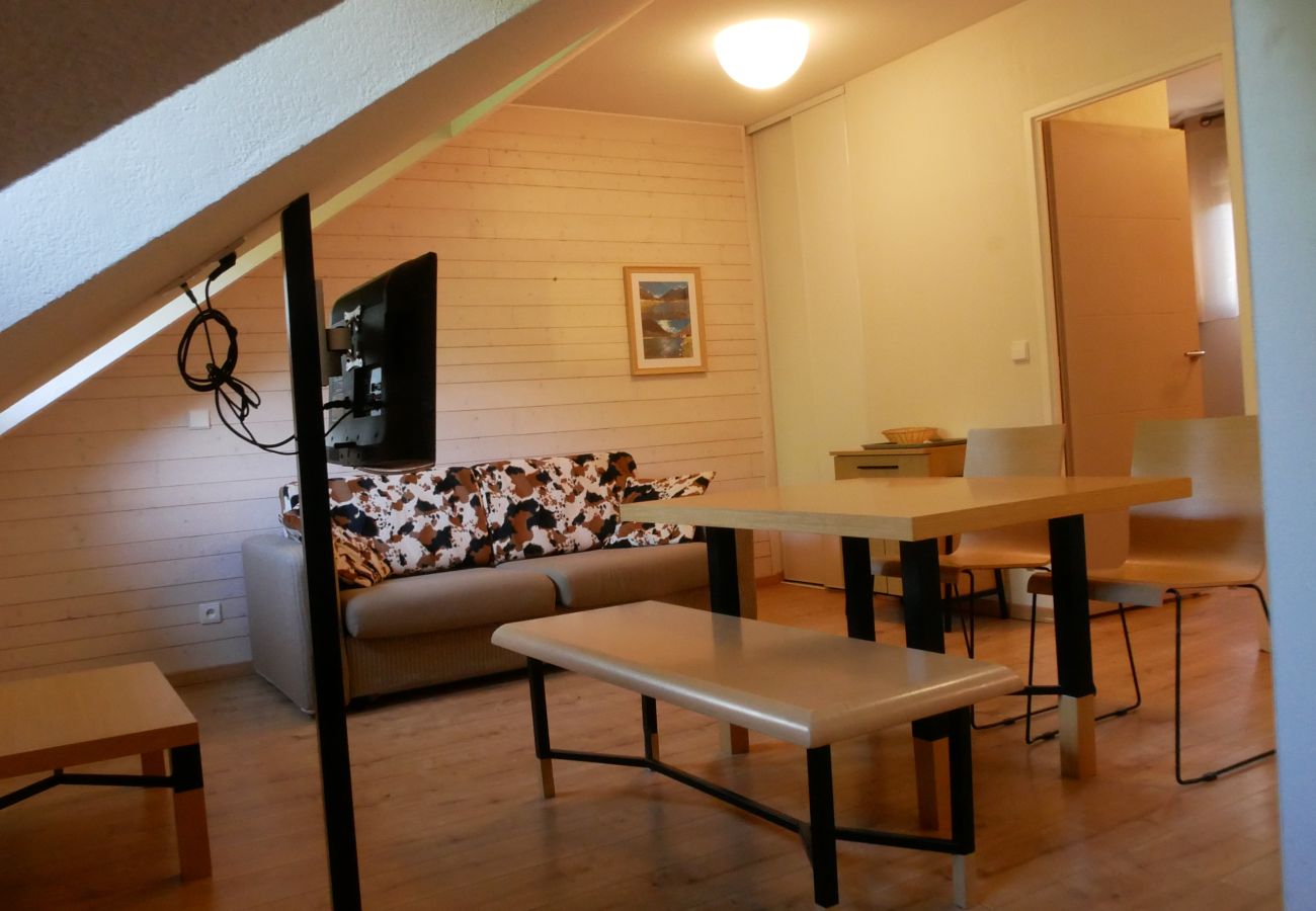 Apartment in Ax-les-Thermes - Apartment cabin with mountain views – sleeps 4