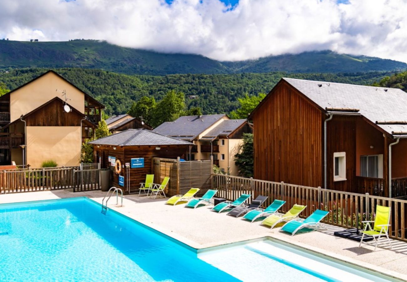 Apartment in Ax-les-Thermes - Apartment cabin with mountain views – sleeps 4