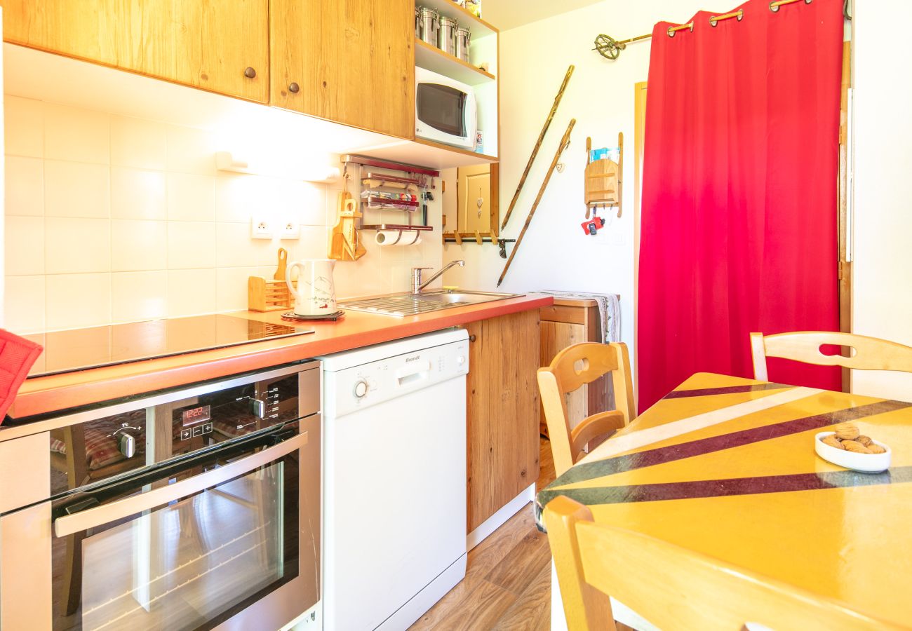 Studio in Chamrousse - Studio apartment in the mountains - sleeps 4