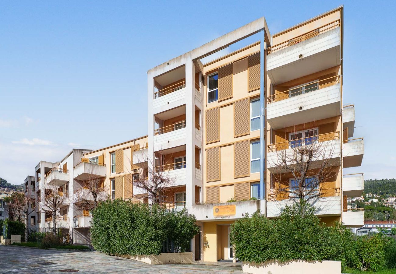 Apartment in Grasse - Apartment with a pool and a large terrace