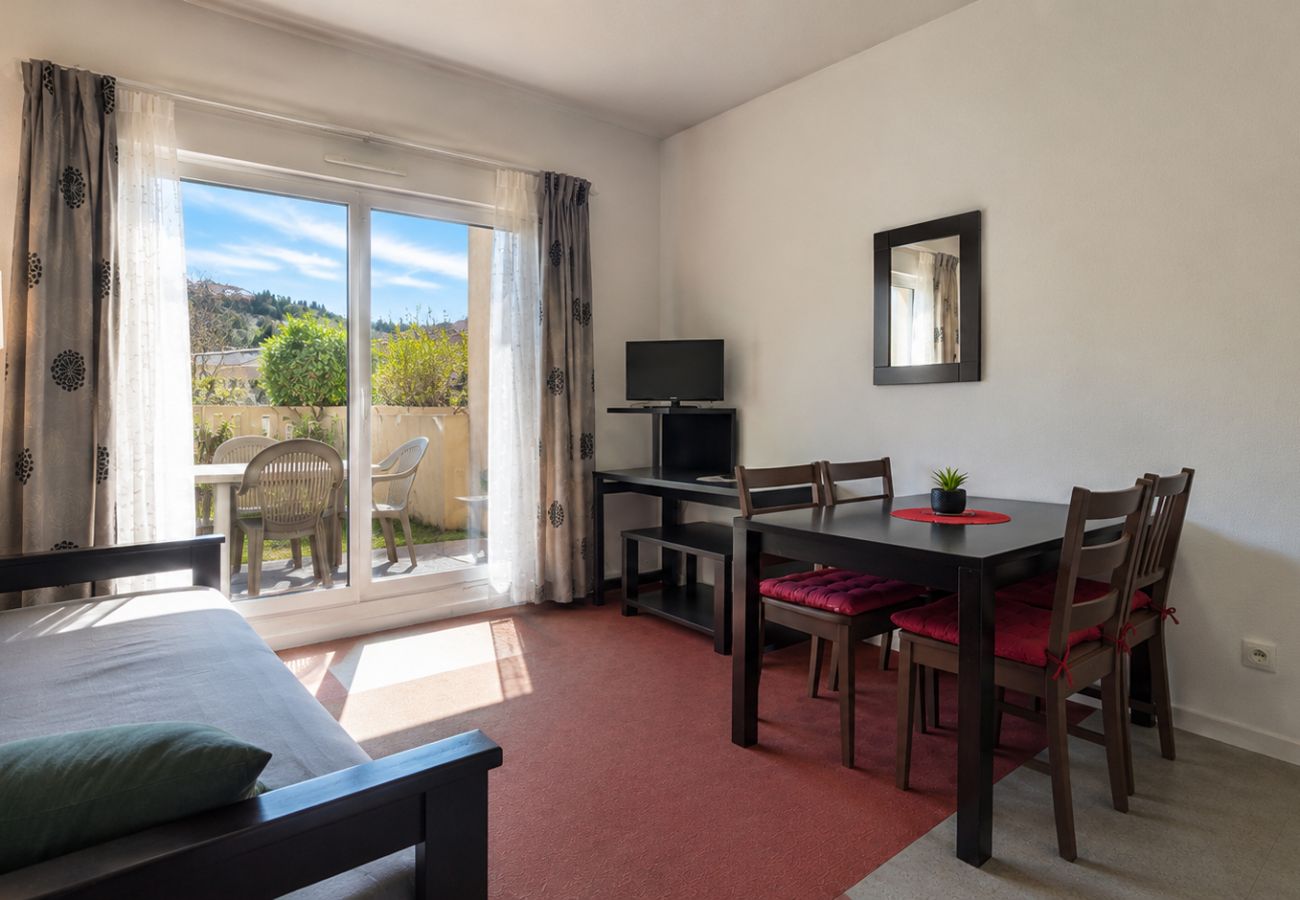 Apartment in Grasse - Apartment with a pool and a large terrace