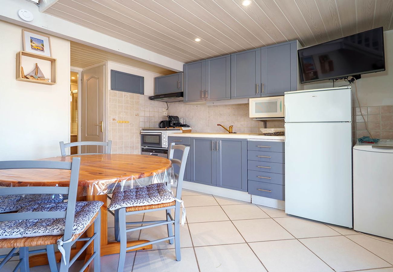 Apartment in Valras-Plage - Bright duplex apartment - sleeps 5