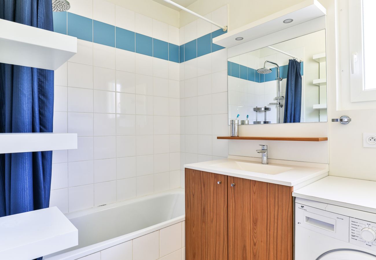 House in Parentis-en-Born - House for 5 people with a swimming pool and sauna